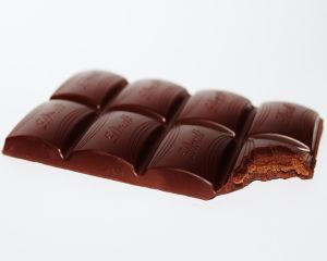 Ciocolata neagra si avantajele pentru sanatatea noastra