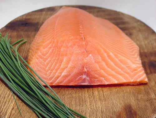 Aveti grija sa va faceti portia zilnica de acizi grasi omega 3 si 6.