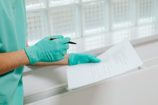 Ce alternative non-medicale comparativ cu suplimentele pentru sanatatea prostatei si a sistemului urinar sunt recomandate barbatilor?