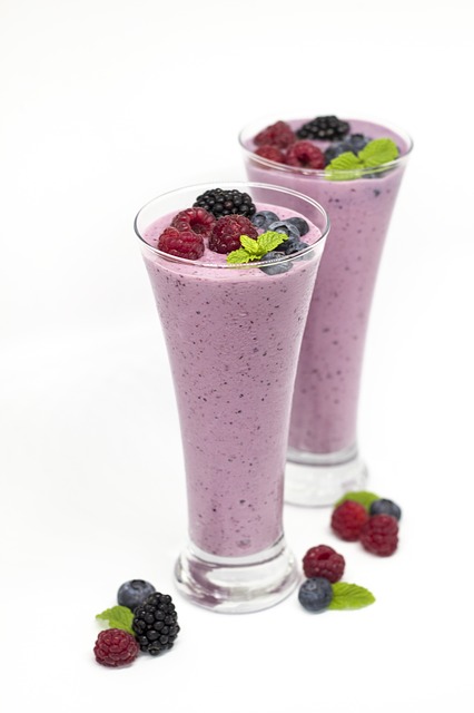 3 retete de milkshake cu fructe