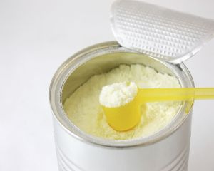 Laptele praf pentru bebelusi: aliment sanatos sau otrava?