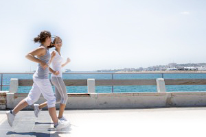 O silueta de invidiat cu ajutorul joggingului
