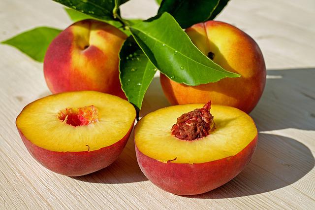    7 beneficii ale consumului de piersici vara