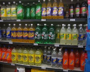 Sucurile de fructe din comert, un pericol pentru sanatatea copiilor nostri