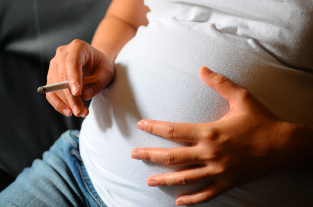 Mamele care fumeaza in timpul sarcinii pot avea copii cu ADHD
