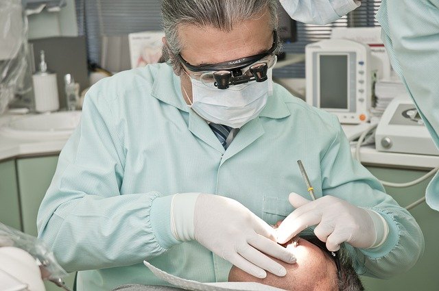 3 motive sa mergi mai des la dentist