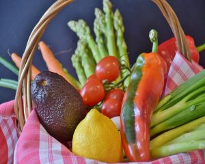 Dieta anti-cancer: ce alimente lupta impotriva bolii