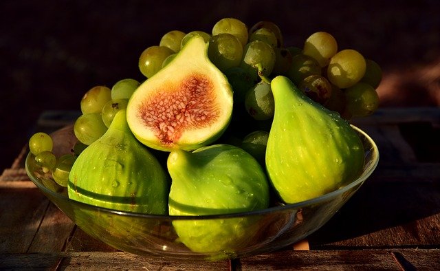  Fructe specifice zonei mediteraneene pe care trebuie sa le consumi mai des