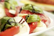 Reteta de salata atipica cu branza de vaci si afine