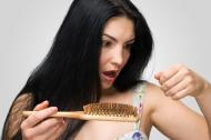 8 motive pentru care va cade parul
