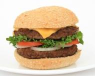Cum ii protejam pe copii de publicitatea la alimentele nesanatoase