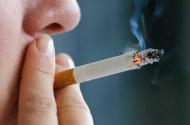 Atentie la acest simptom suprinzator al cancerului de plamani