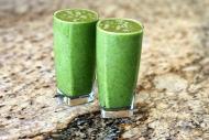Patru tipuri de smoothie sanatos cu ingrediente raw