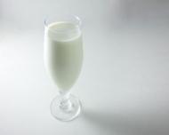 Laptele, alimentul care previne osteoartrita