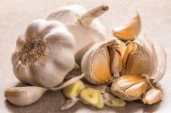 3 beneficii uimitoare ale ceaiului de usturoi