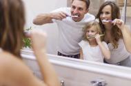 Igiena dentara, o fereastra catre bunastarea organismului: cum ne ingrijim dintii si ce boli pot aparea daca avem obiceiuri nesanatoase