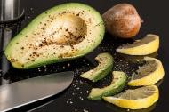 Salata sanatoasa cu avocado si pui